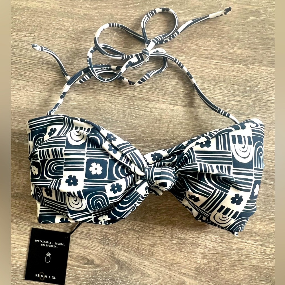 Skatie NWT Lyndi top- S